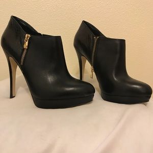BRAND NEW MK HEELS